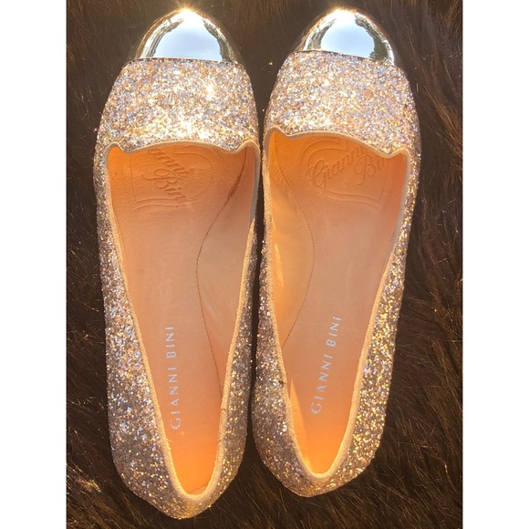 Gianni Bini Leather Flats - Picture 1 of 6